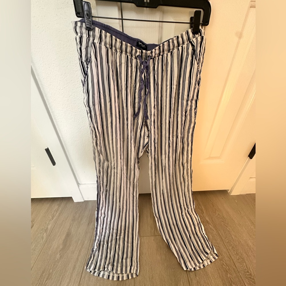 Spendid casual pants. Women’s size large.